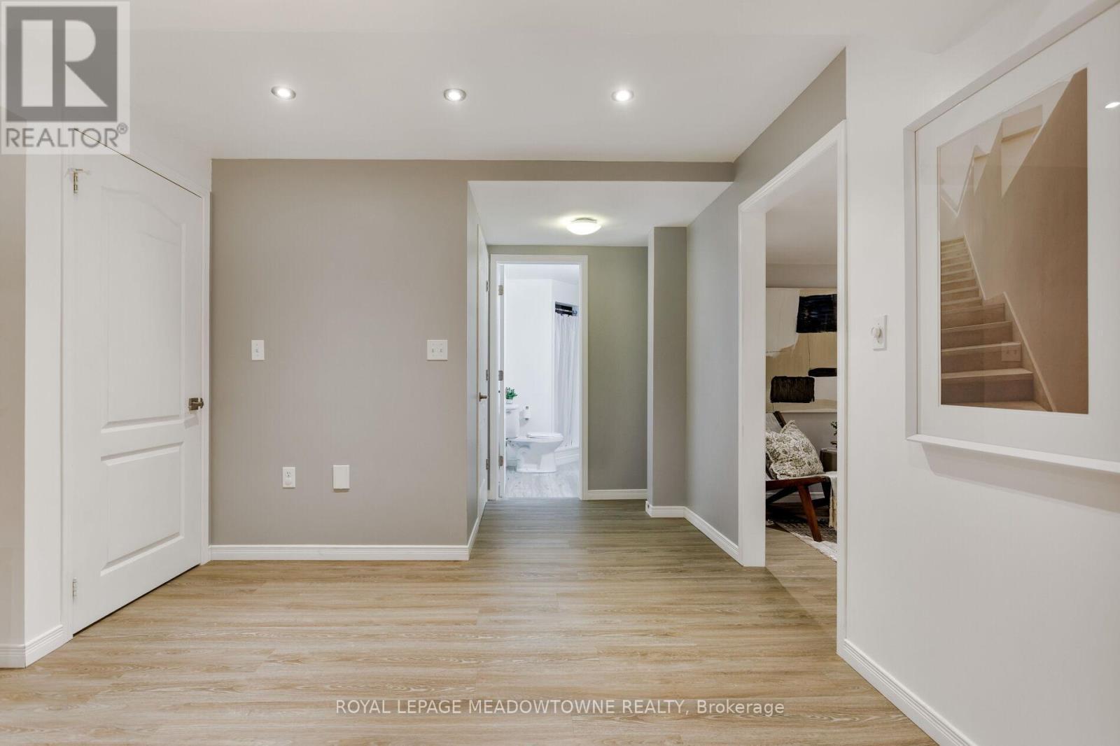 












976 LANCASTER BOULEVARD

,
Milton,




Ontario
L9T6E1

