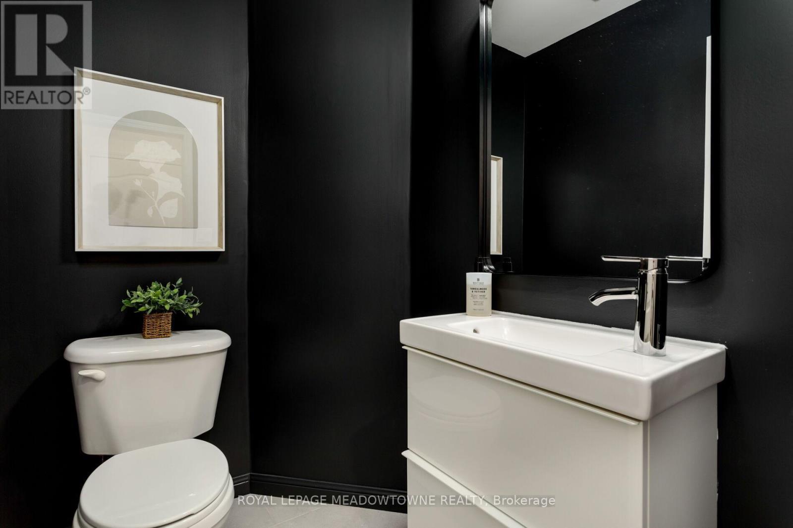 












976 LANCASTER BOULEVARD

,
Milton,




Ontario
L9T6E1

