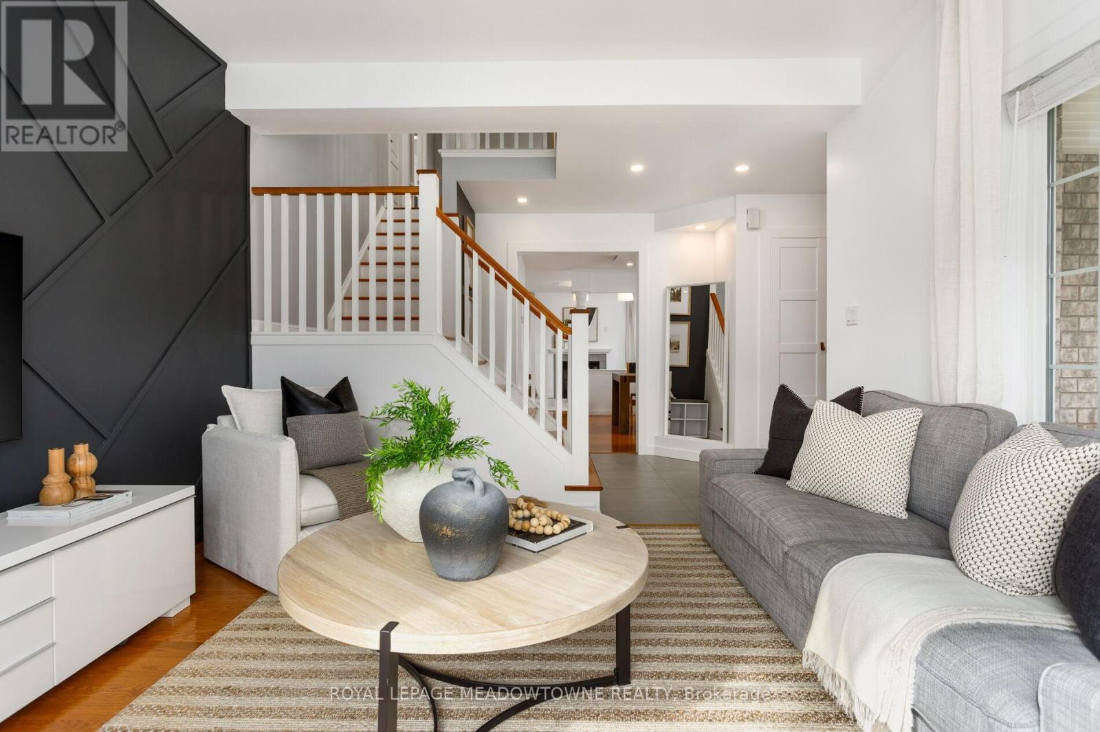 












976 LANCASTER BOULEVARD

,
Milton,




Ontario
L9T6E1


