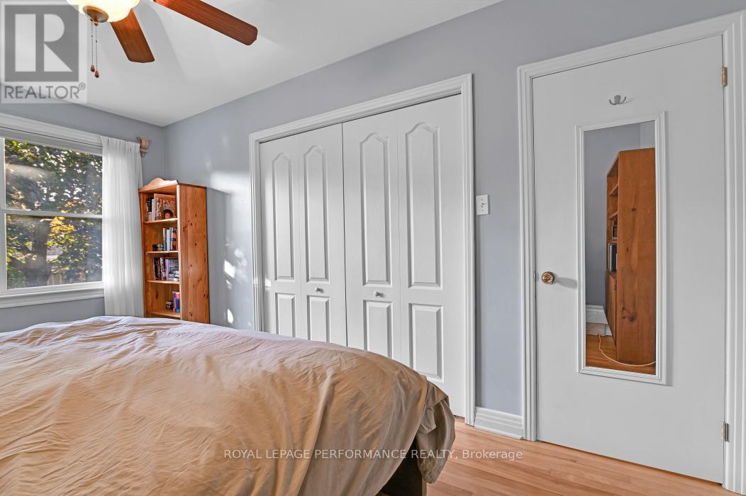 












934 SMYTH ROAD

,
Ottawa,




Ontario
K1G1P6

