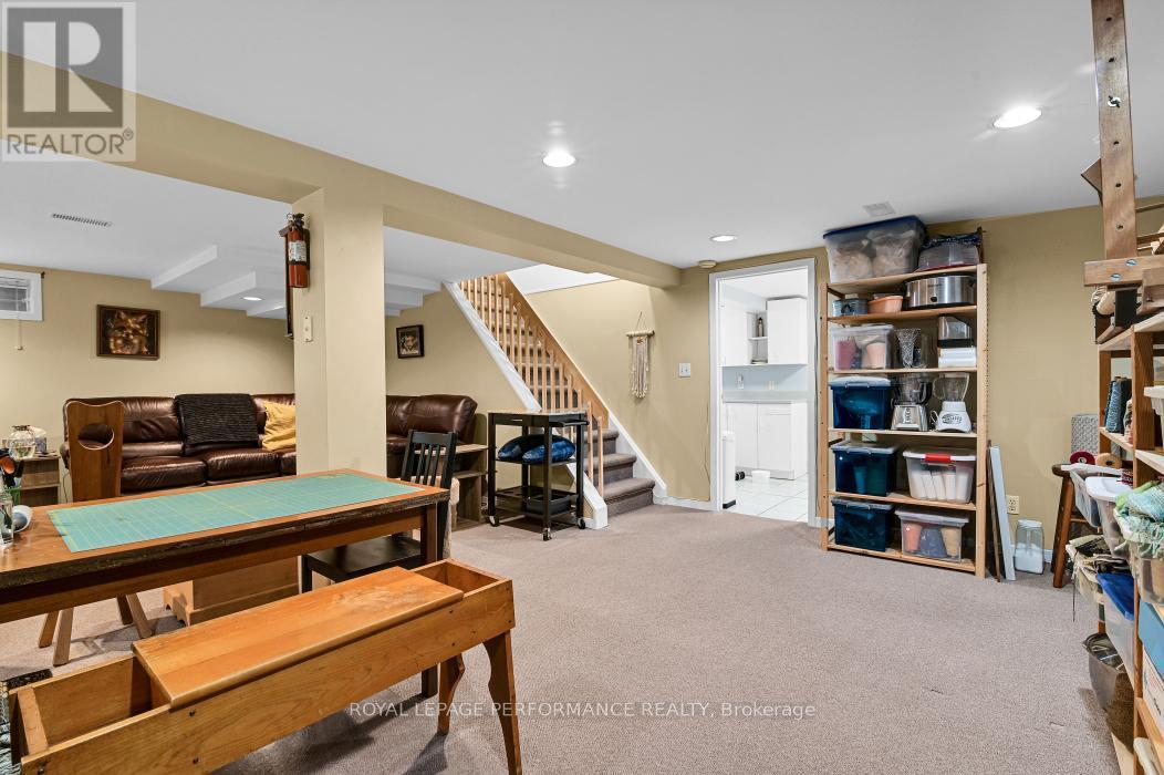 












934 SMYTH ROAD

,
Ottawa,




Ontario
K1G1P6


