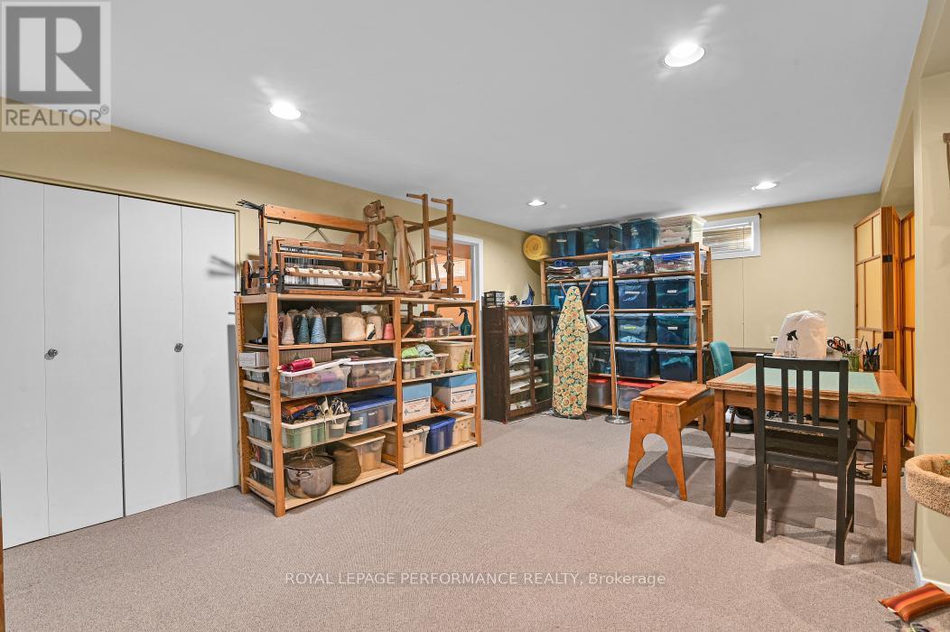 












934 SMYTH ROAD

,
Ottawa,




Ontario
K1G1P6

