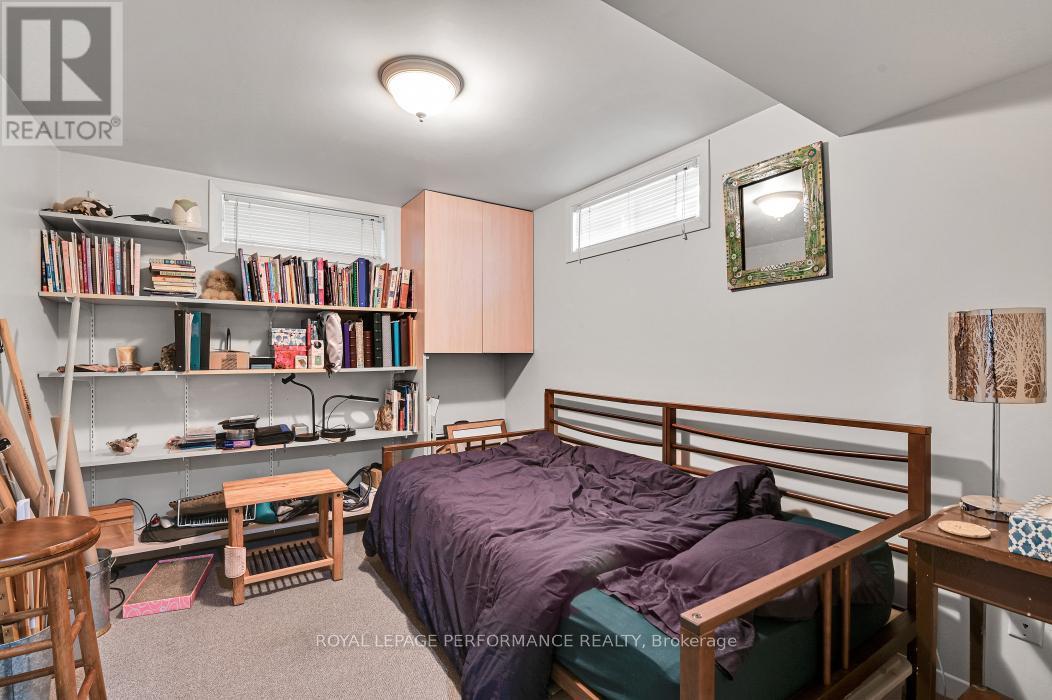 












934 SMYTH ROAD

,
Ottawa,




Ontario
K1G1P6

