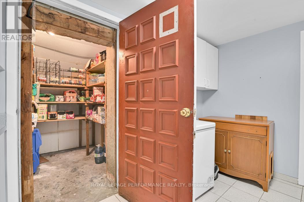 












934 SMYTH ROAD

,
Ottawa,




Ontario
K1G1P6

