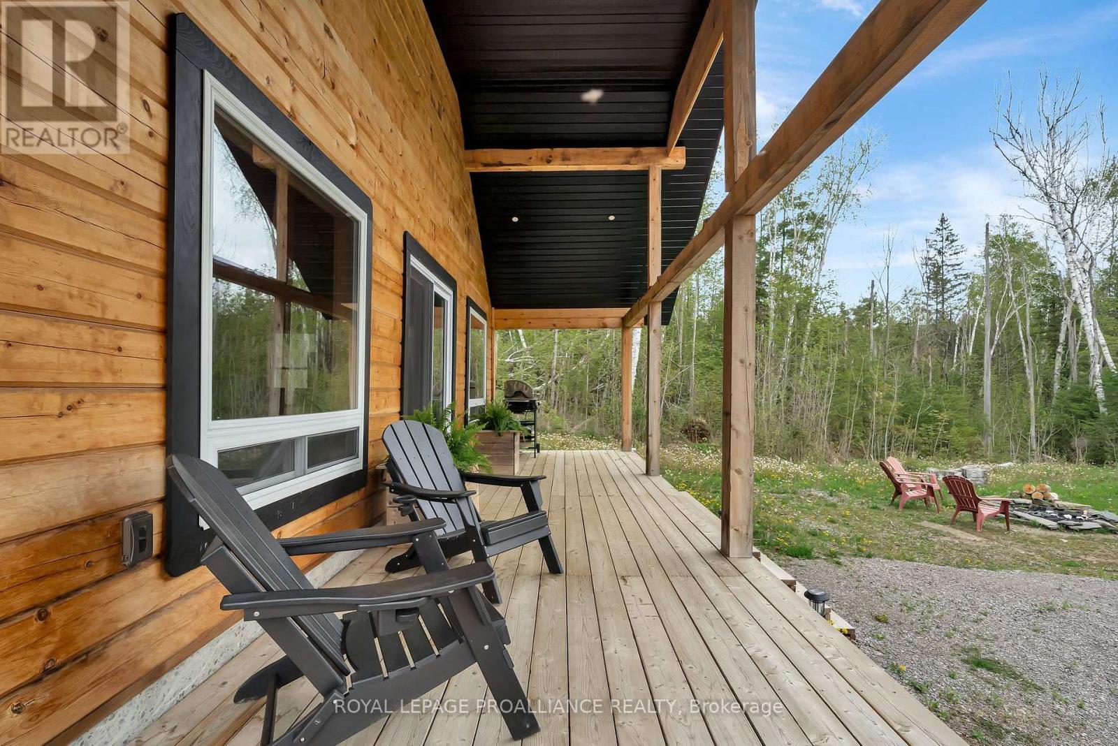 












34 ELM LANE

,
Tudor and Cashel (Cashel Ward),




Ontario
K0L1W0


