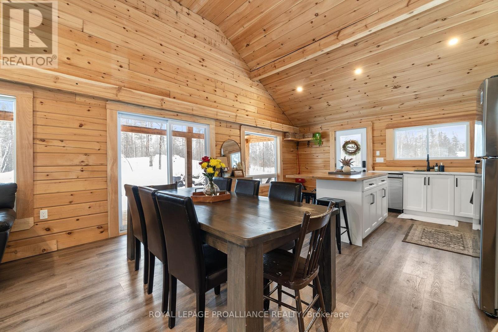 












34 ELM LANE

,
Tudor and Cashel (Cashel Ward),




Ontario
K0L1W0

