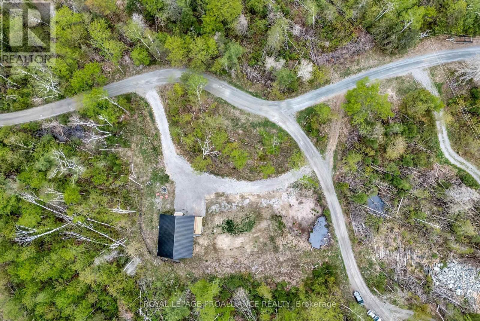 












34 ELM LANE

,
Tudor and Cashel (Cashel Ward),




Ontario
K0L1W0

