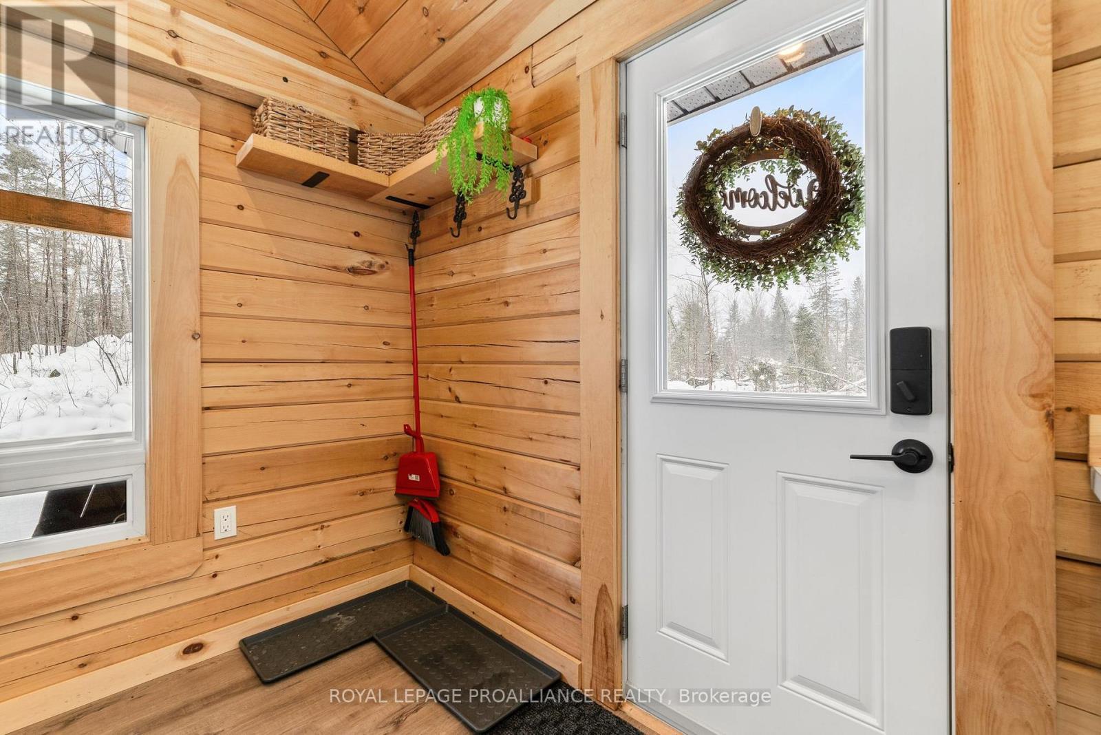 












34 ELM LANE

,
Tudor and Cashel (Cashel Ward),




Ontario
K0L1W0

