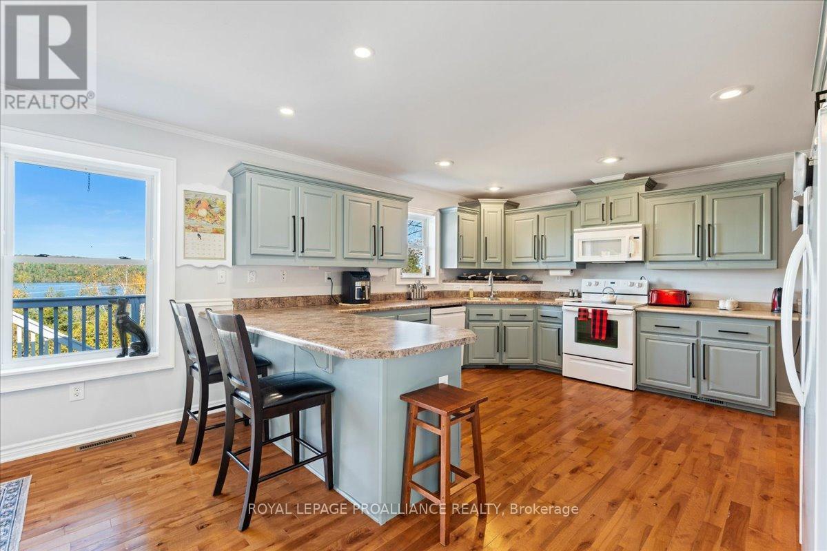 












9800 ROAD 509

,
Frontenac (Frontenac North),




Ontario
K0H1J0

