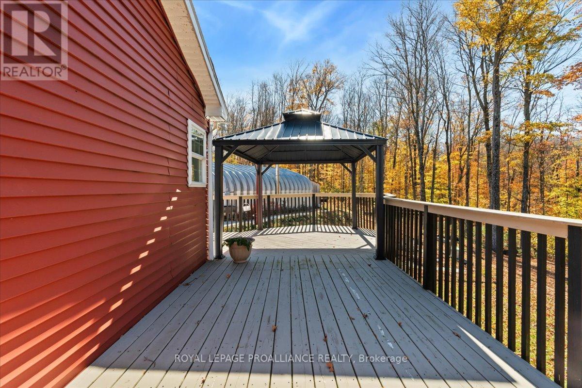 












9800 ROAD 509

,
Frontenac (Frontenac North),




Ontario
K0H1J0

