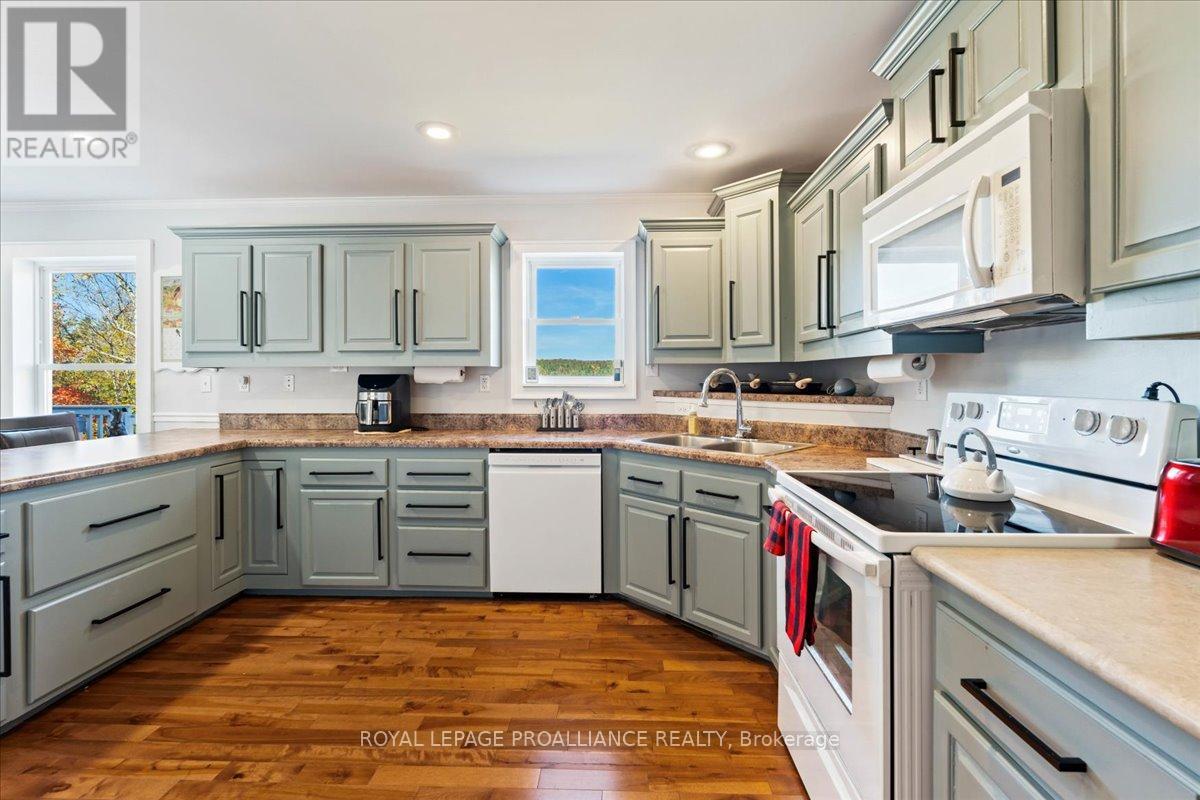 












9800 ROAD 509

,
Frontenac (Frontenac North),




Ontario
K0H1J0

