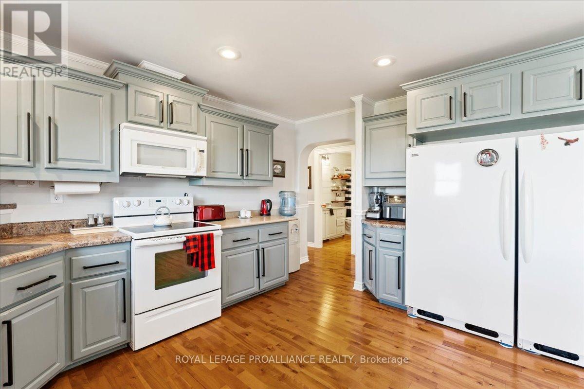 












9800 ROAD 509

,
Frontenac (Frontenac North),




Ontario
K0H1J0

