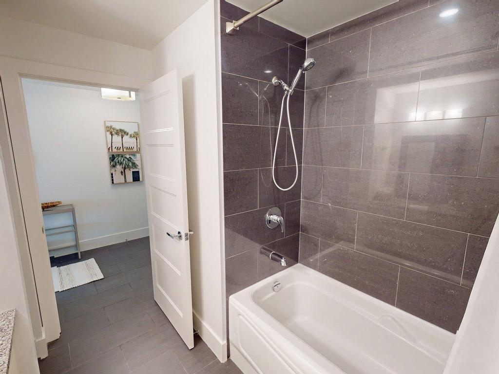 












504 15 Kings Wharf Place

,
Dartmouth,




NS
B2Y 0C2

