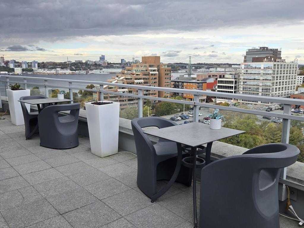 












504 15 Kings Wharf Place

,
Dartmouth,




NS
B2Y 0C2

