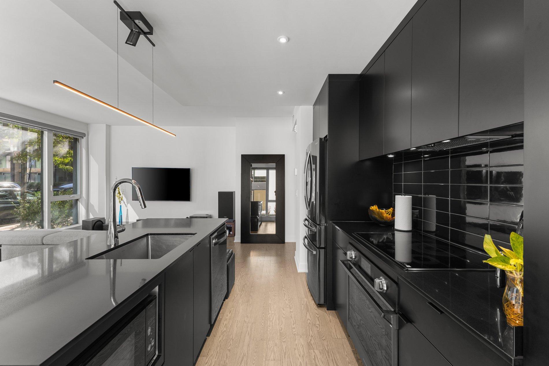 









1400


Rue Ottawa

, 118B,
Montréal (Le Sud-Ouest),




QC
H3C0Y9

