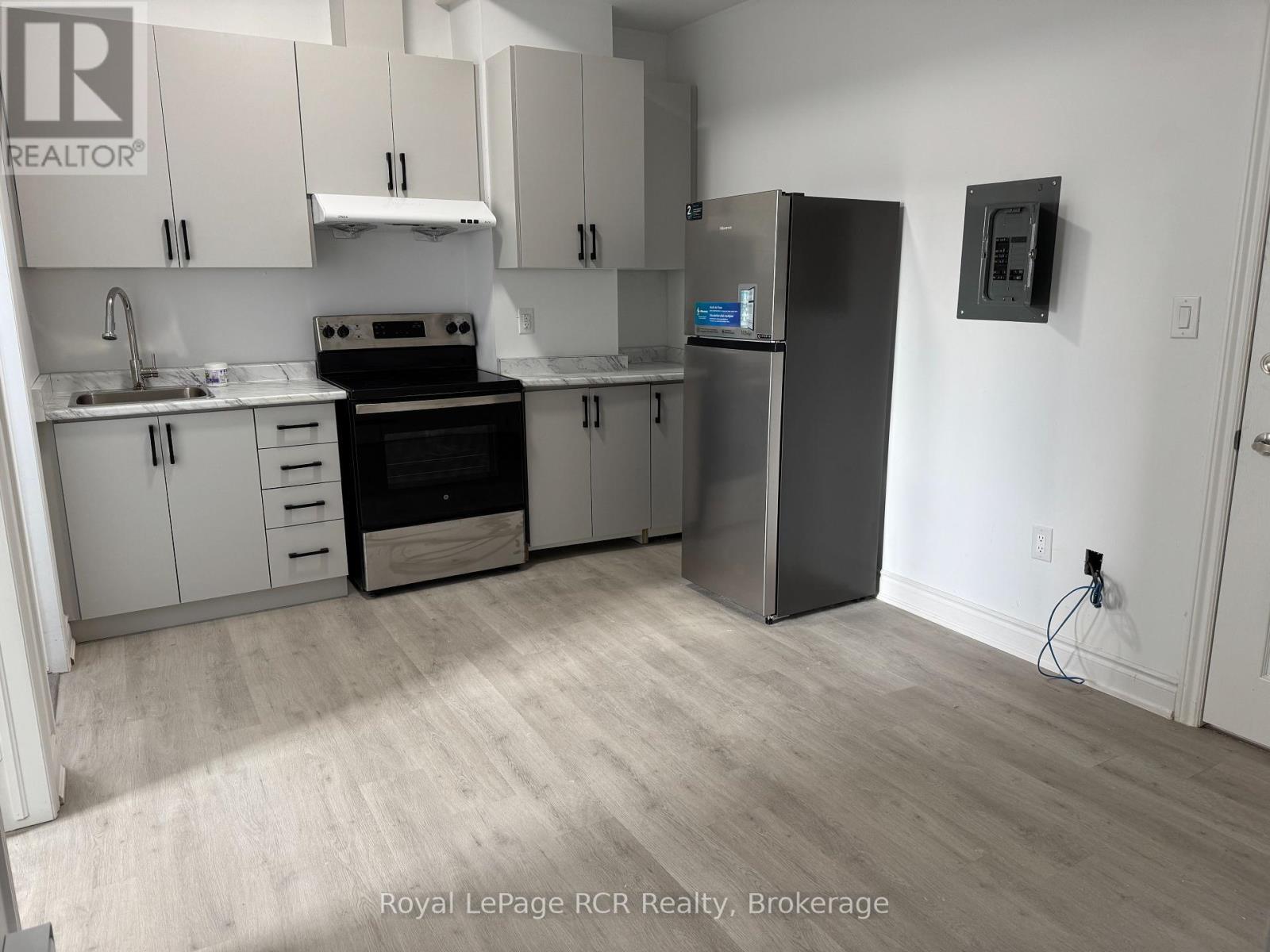 












7 - 828 3RD AVENUE E

,
Owen Sound,




Ontario
N4K2K5

