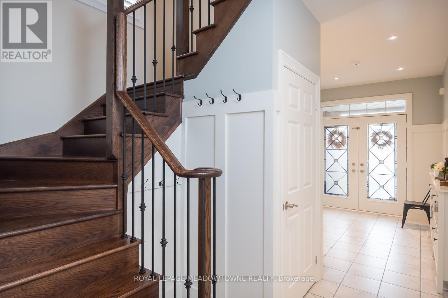 












476 MCGIBBON DRIVE

,
Milton,




Ontario
L9T5K7

