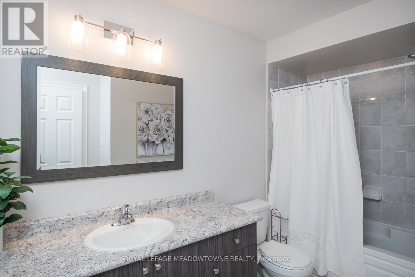 












476 MCGIBBON DRIVE

,
Milton,




Ontario
L9T5K7

