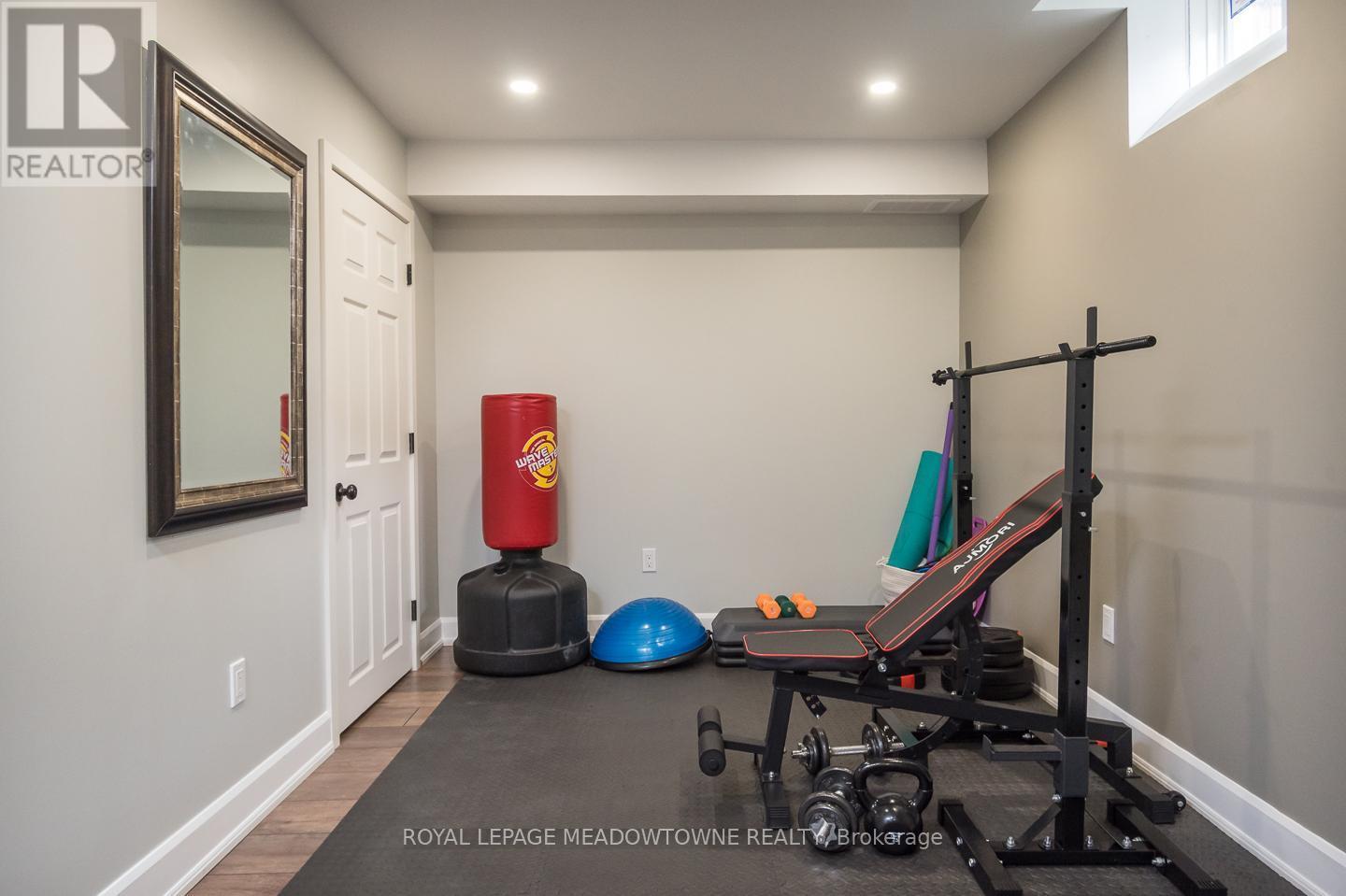 












476 MCGIBBON DRIVE

,
Milton,




Ontario
L9T5K7

