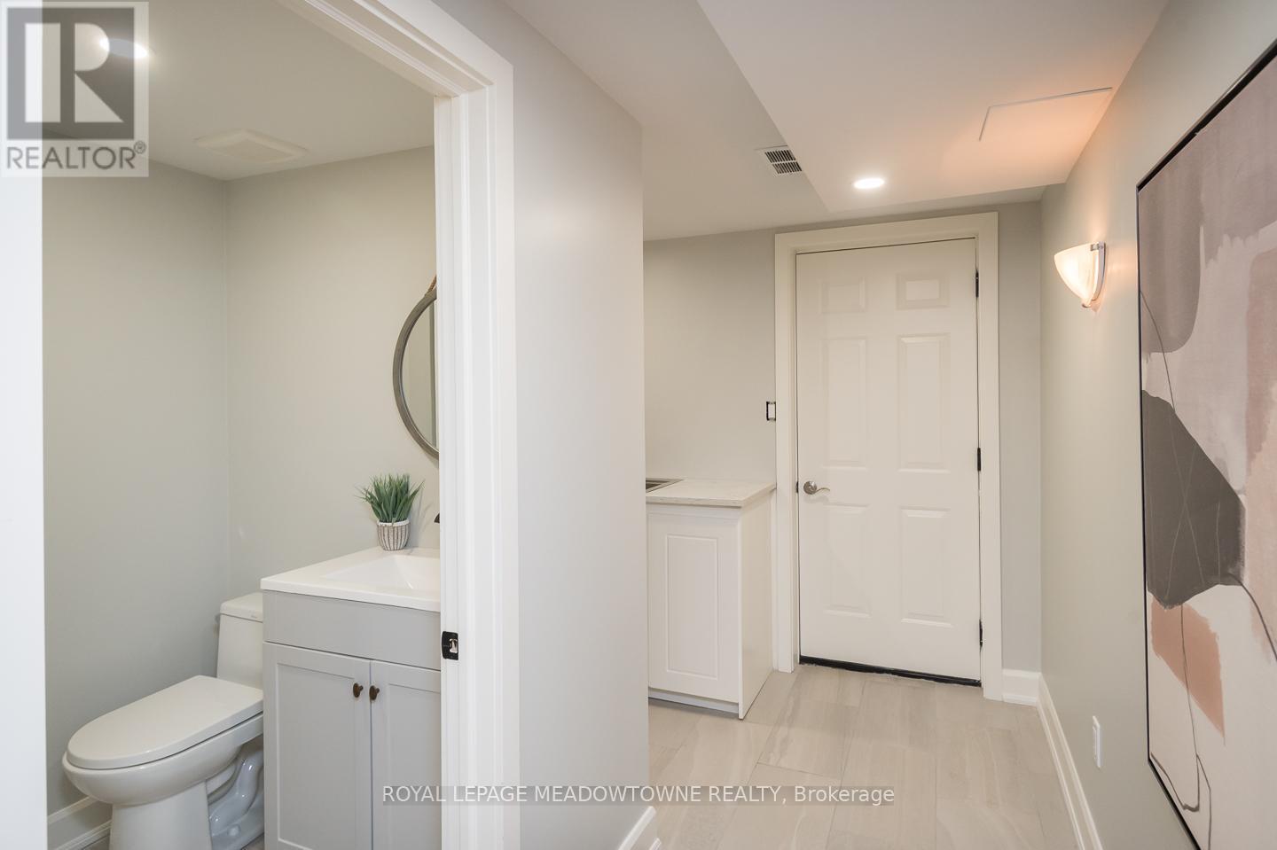 












476 MCGIBBON DRIVE

,
Milton,




Ontario
L9T5K7

