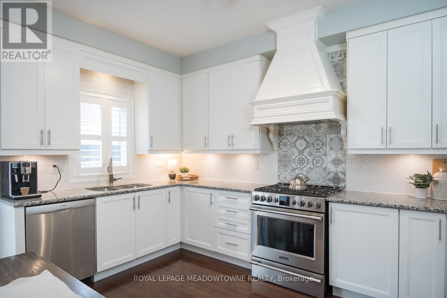 












476 MCGIBBON DRIVE

,
Milton,




Ontario
L9T5K7

