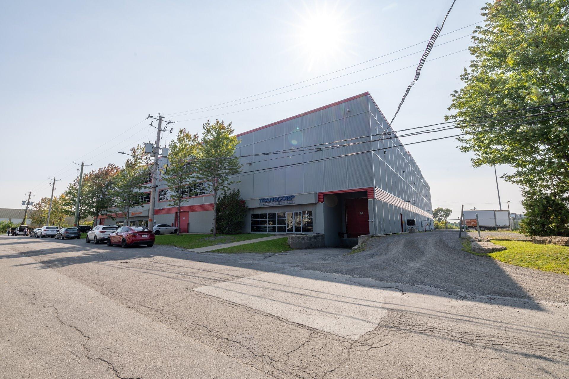 









24


Carré Sicard

, 1,
Sainte-Thérèse,




QC
J7E3X6

