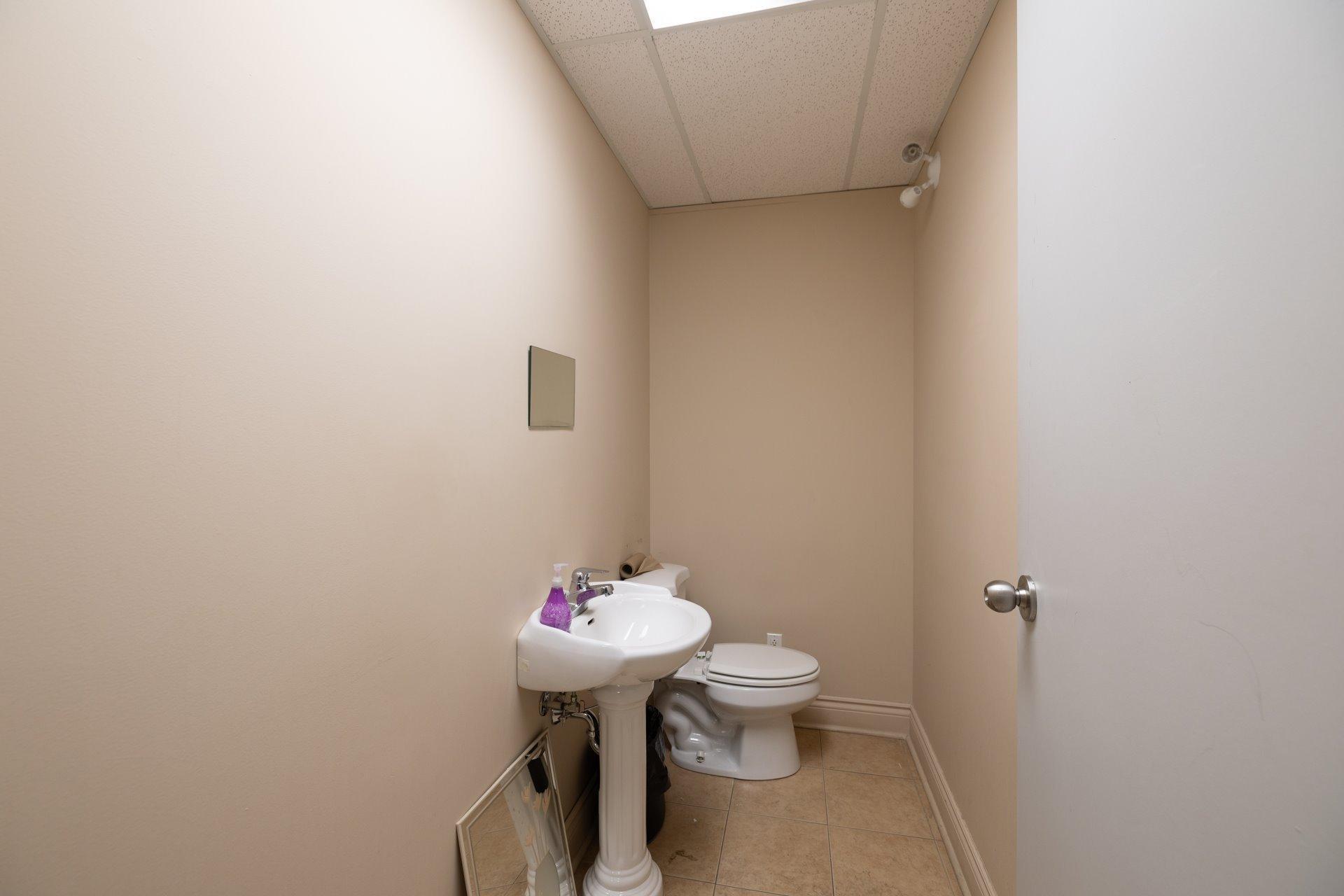 









24


Carré Sicard

, 1,
Sainte-Thérèse,




QC
J7E3X6

