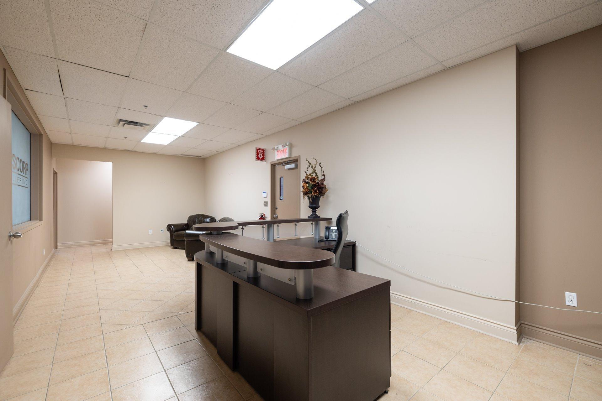 









24


Carré Sicard

, 1,
Sainte-Thérèse,




QC
J7E3X6

