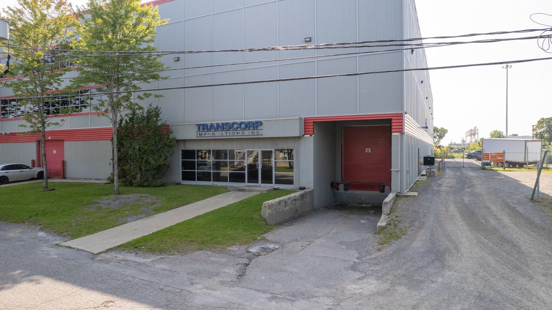 









24


Carré Sicard

, 1,
Sainte-Thérèse,




QC
J7E3X6

