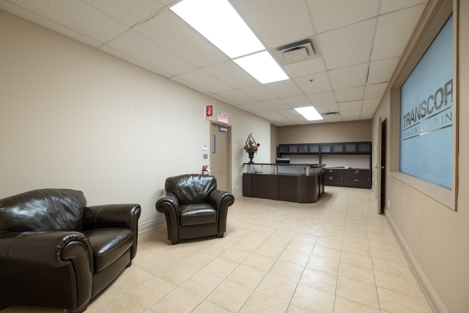 









24


Carré Sicard

, 1,
Sainte-Thérèse,




QC
J7E3X6

