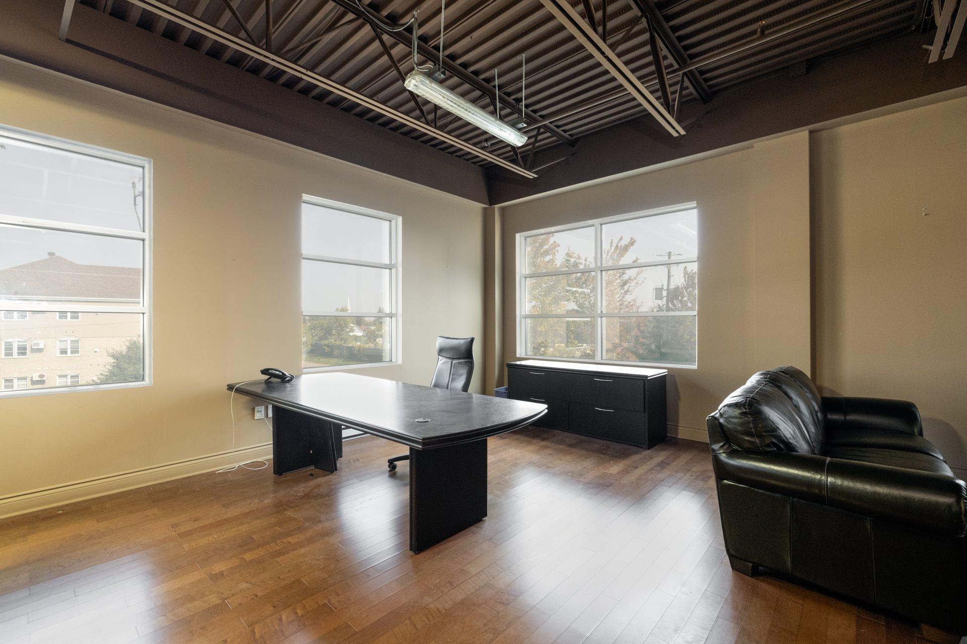 









24


Carré Sicard

, 1,
Sainte-Thérèse,




QC
J7E3X6

