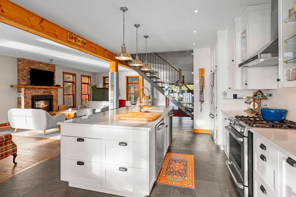 









200


Ch. de Villandry

,
Saint-Adolphe-d'Howard,




QC
J0T2B0

