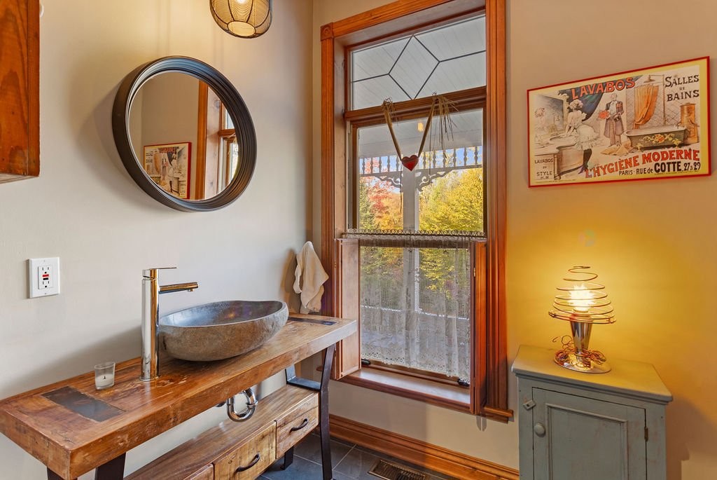 









200


Ch. de Villandry

,
Saint-Adolphe-d'Howard,




QC
J0T2B0

