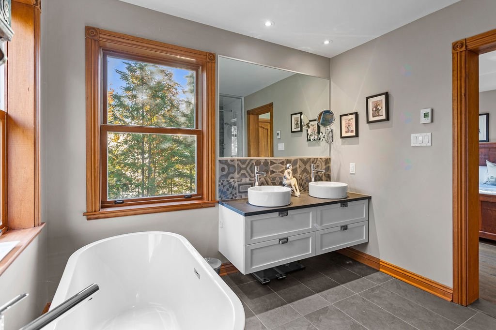 









200


Ch. de Villandry

,
Saint-Adolphe-d'Howard,




QC
J0T2B0

