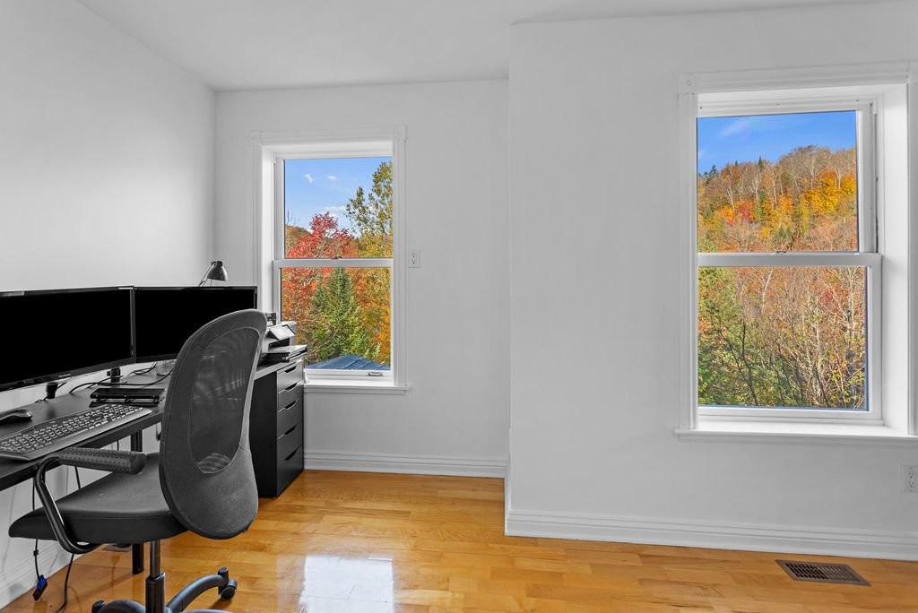 









200


Ch. de Villandry

,
Saint-Adolphe-d'Howard,




QC
J0T2B0

