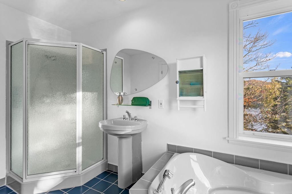 









200


Ch. de Villandry

,
Saint-Adolphe-d'Howard,




QC
J0T2B0

