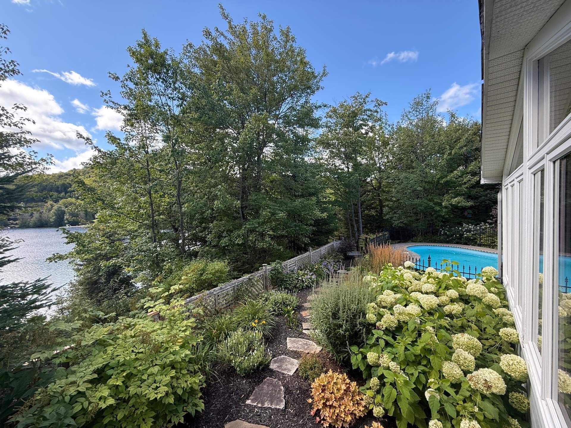 









200


Ch. de Villandry

,
Saint-Adolphe-d'Howard,




QC
J0T2B0

