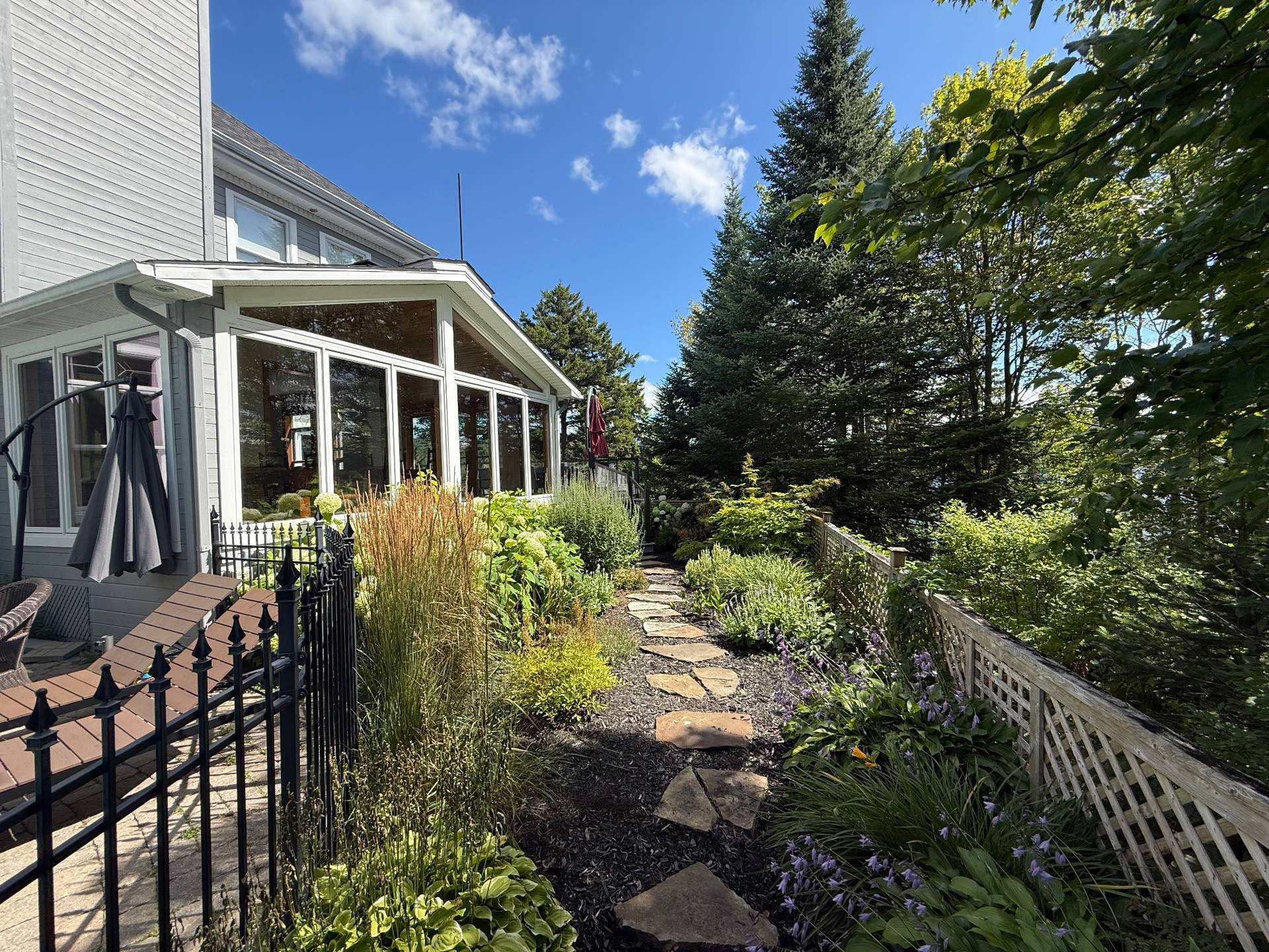 









200


Ch. de Villandry

,
Saint-Adolphe-d'Howard,




QC
J0T2B0

