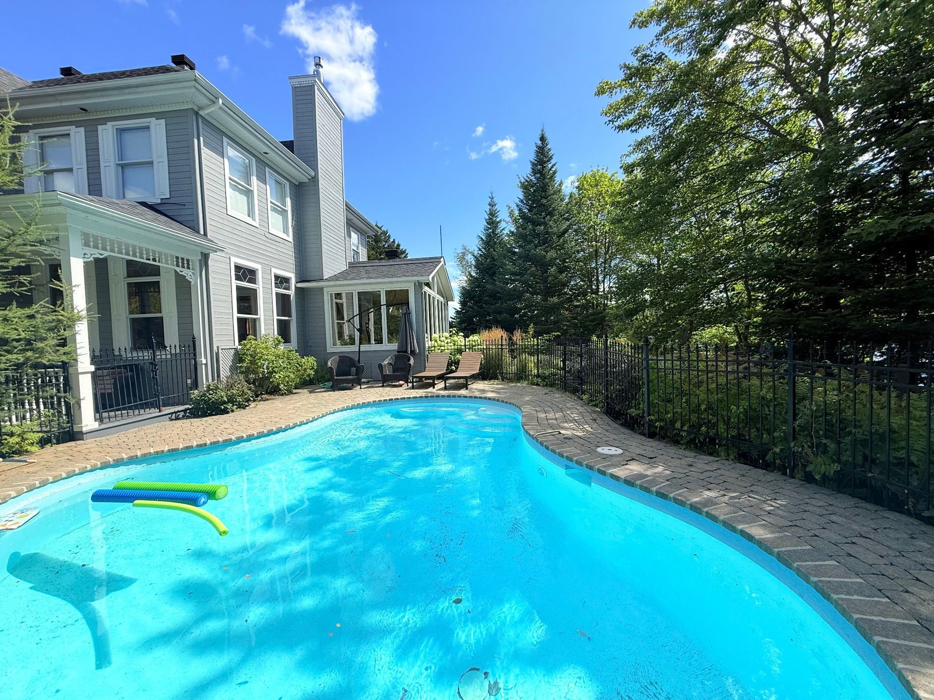 









200


Ch. de Villandry

,
Saint-Adolphe-d'Howard,




QC
J0T2B0

