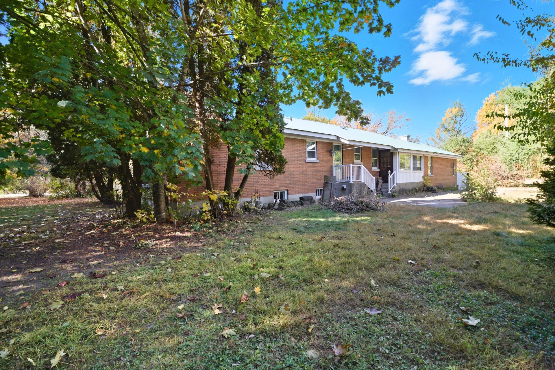 









13


Rue Atholl-Doune

,
Gatineau (Aylmer),




QC
J9J1A9

