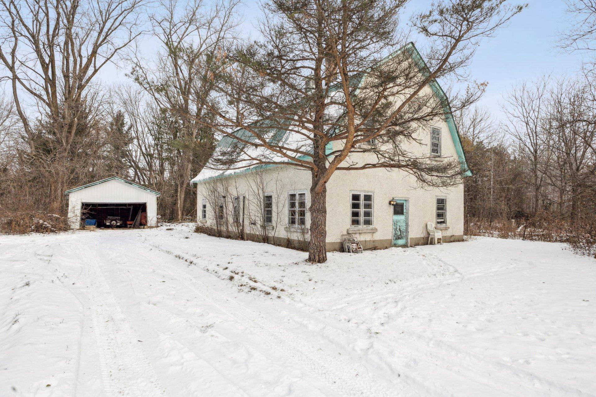 









13


Rue Atholl-Doune

,
Gatineau (Aylmer),




QC
J9J1A9

