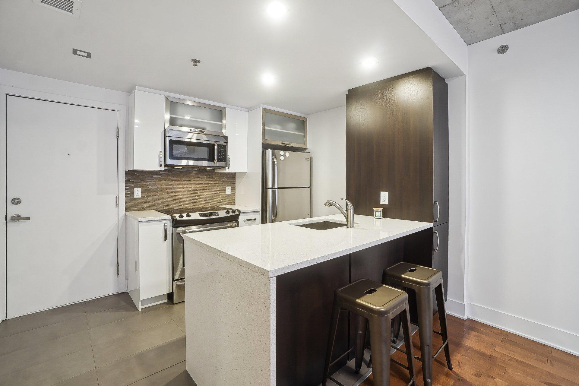 









1450


Rue Parthenais

, 512,
Montréal (Ville-Marie),




QC
H2K3R9

