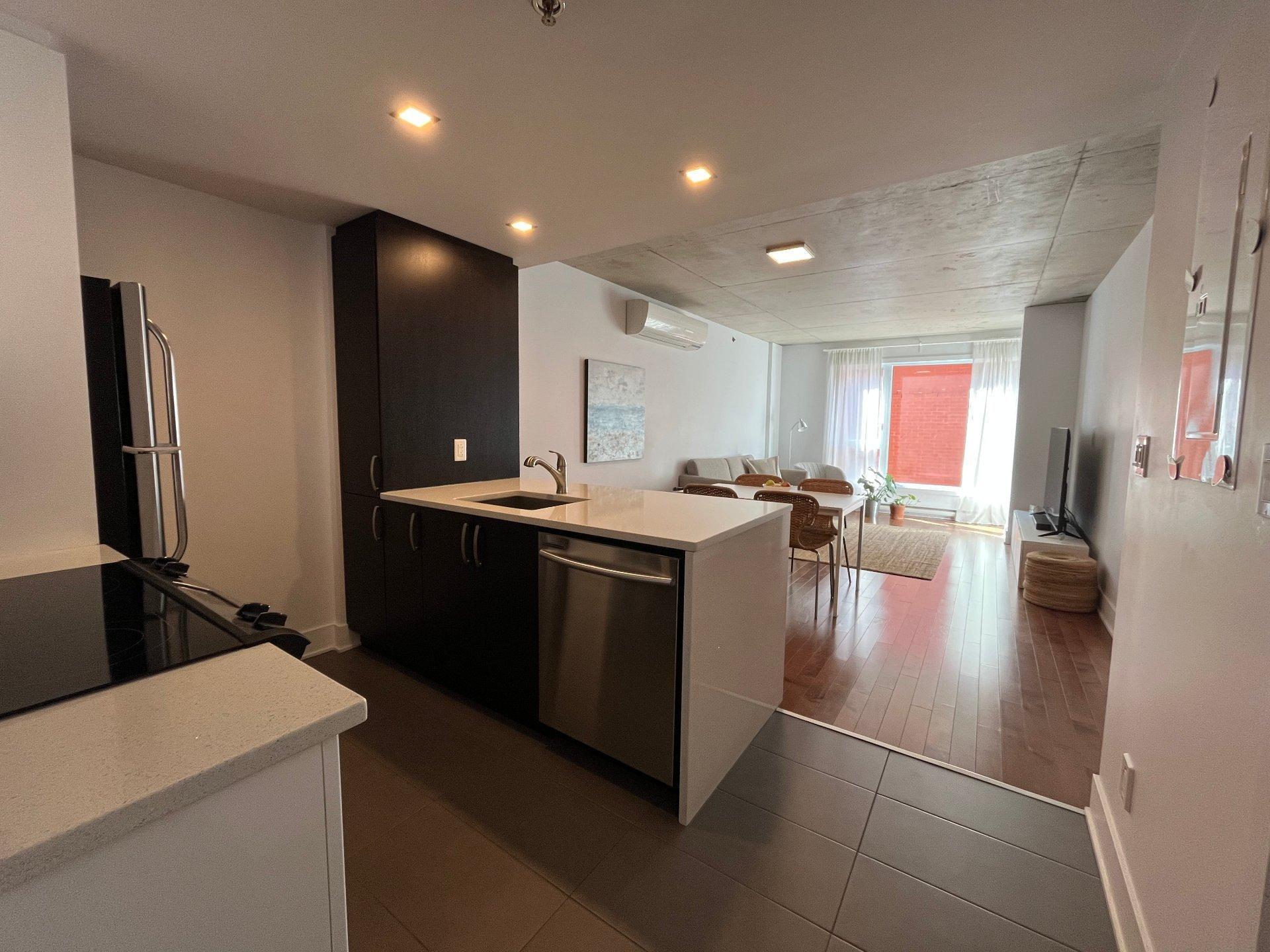 









1450


Rue Parthenais

, 512,
Montréal (Ville-Marie),




QC
H2K3R9

