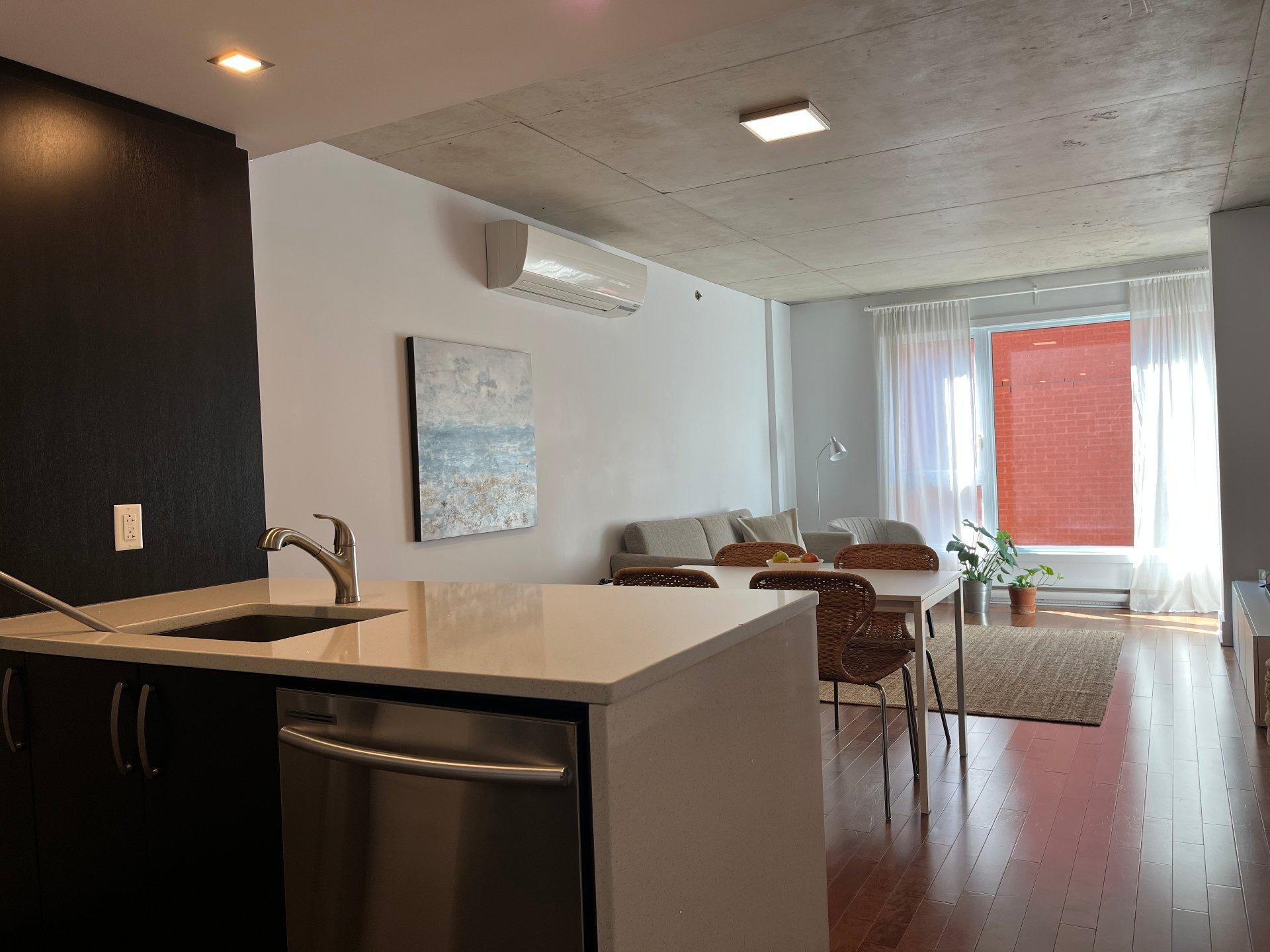 









1450


Rue Parthenais

, 512,
Montréal (Ville-Marie),




QC
H2K3R9

