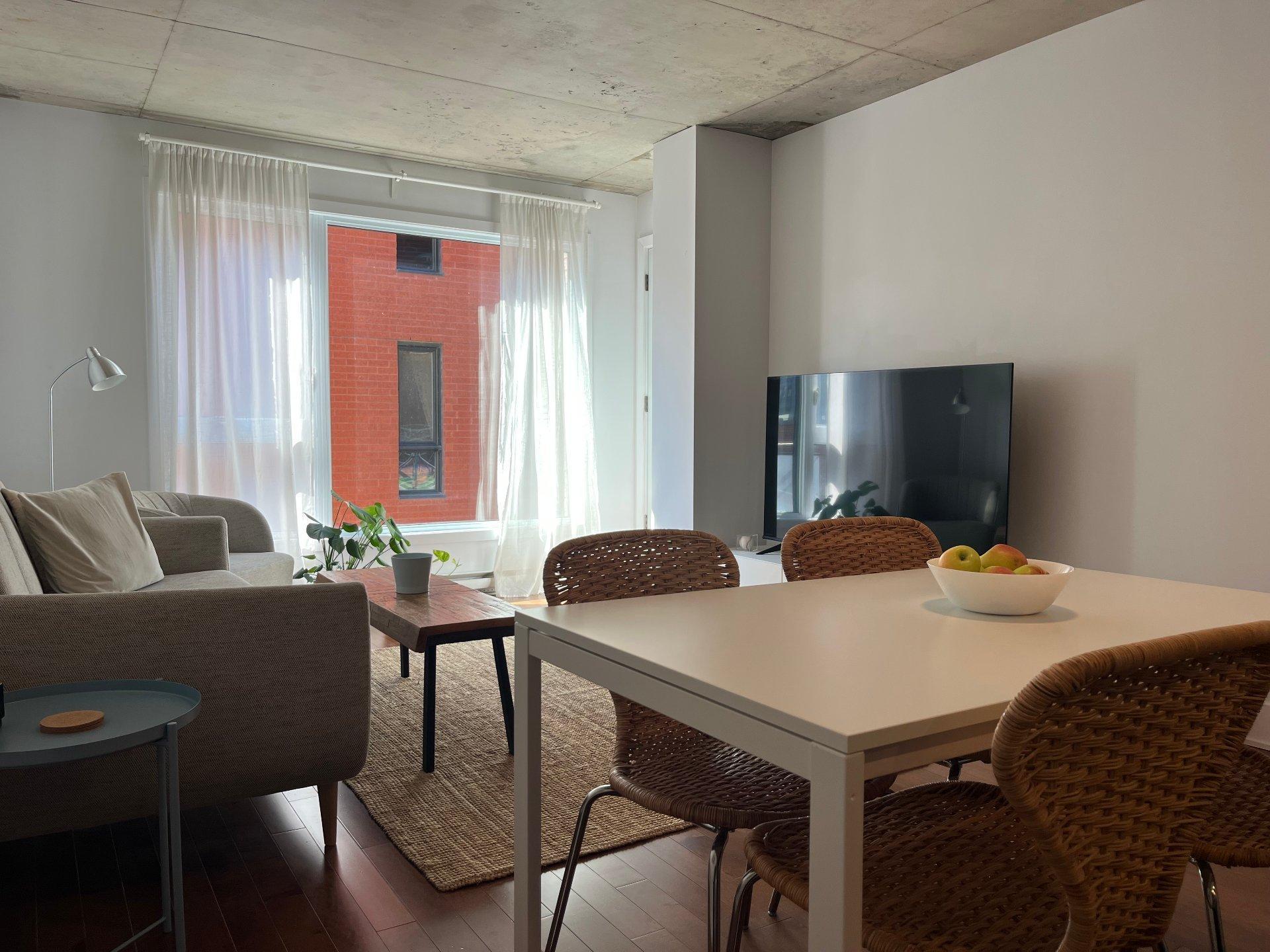 









1450


Rue Parthenais

, 512,
Montréal (Ville-Marie),




QC
H2K3R9

