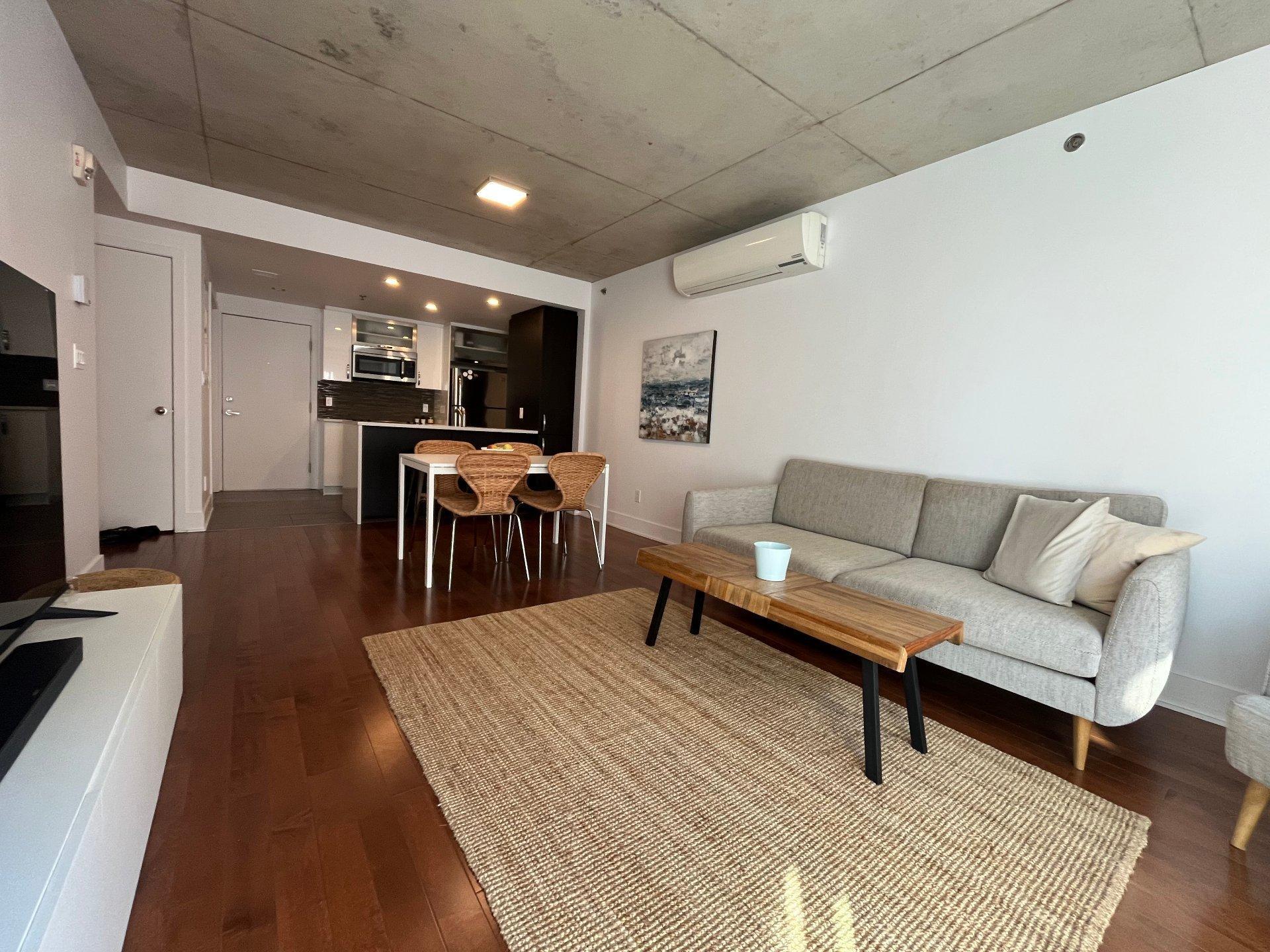 









1450


Rue Parthenais

, 512,
Montréal (Ville-Marie),




QC
H2K3R9

