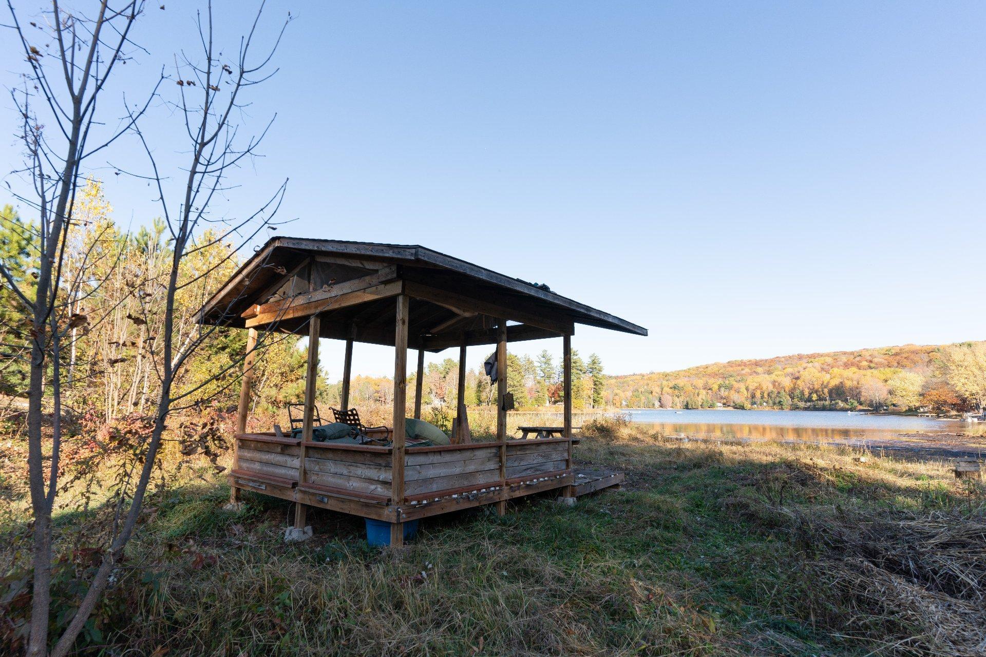 









42


Ch. du Lac-Lawless

,
Litchfield,




QC
J0X1K0

