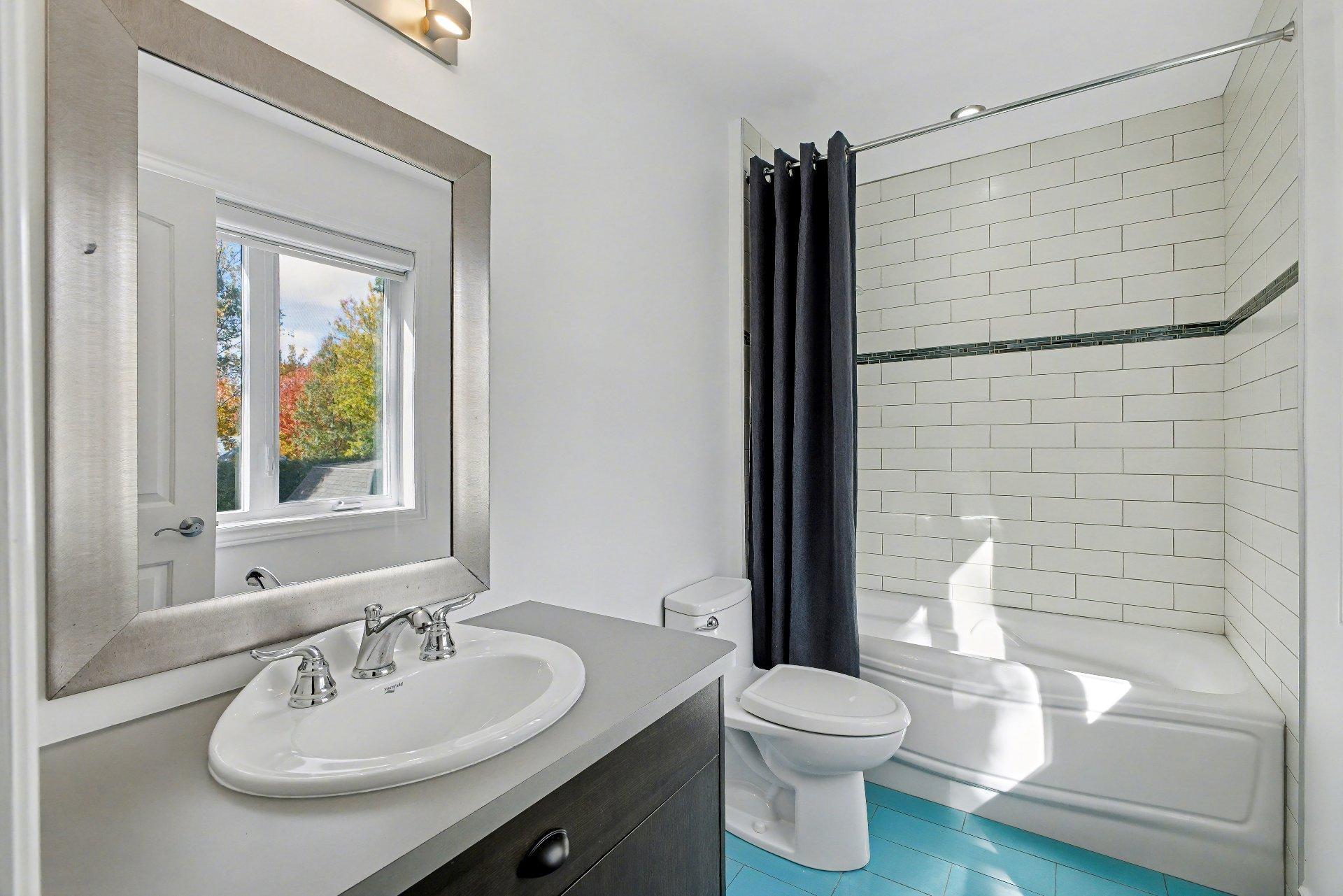 









353


Rue des Hérons

,
Saint-Jean-sur-Richelieu,




QC
J2W0A5


