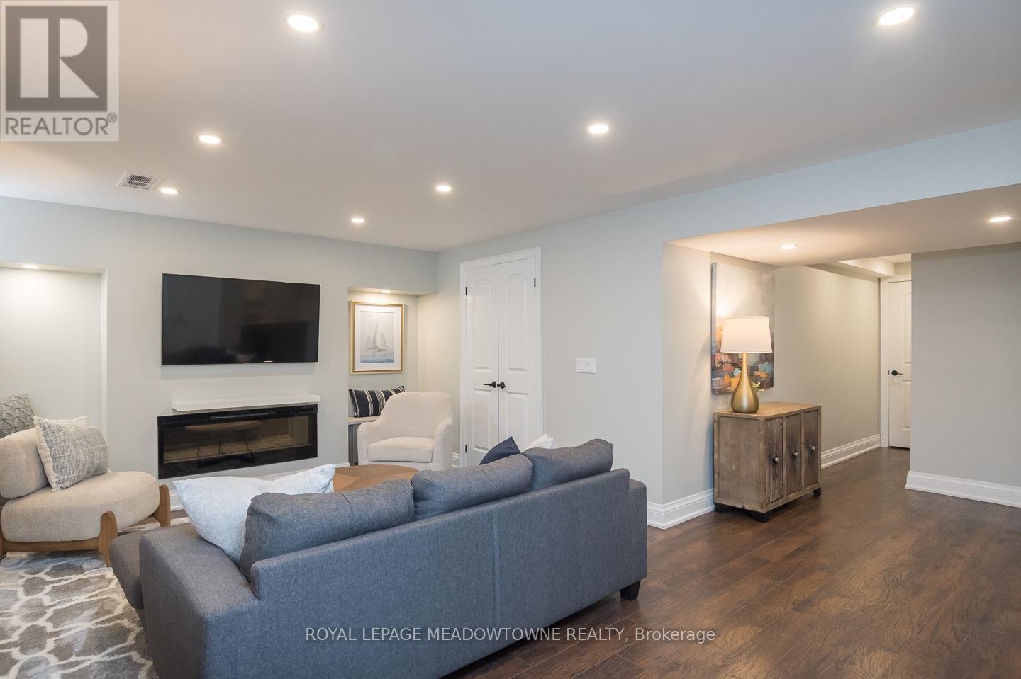












1298 ORR TERRACE

,
Milton,




Ontario
L9E0B7

