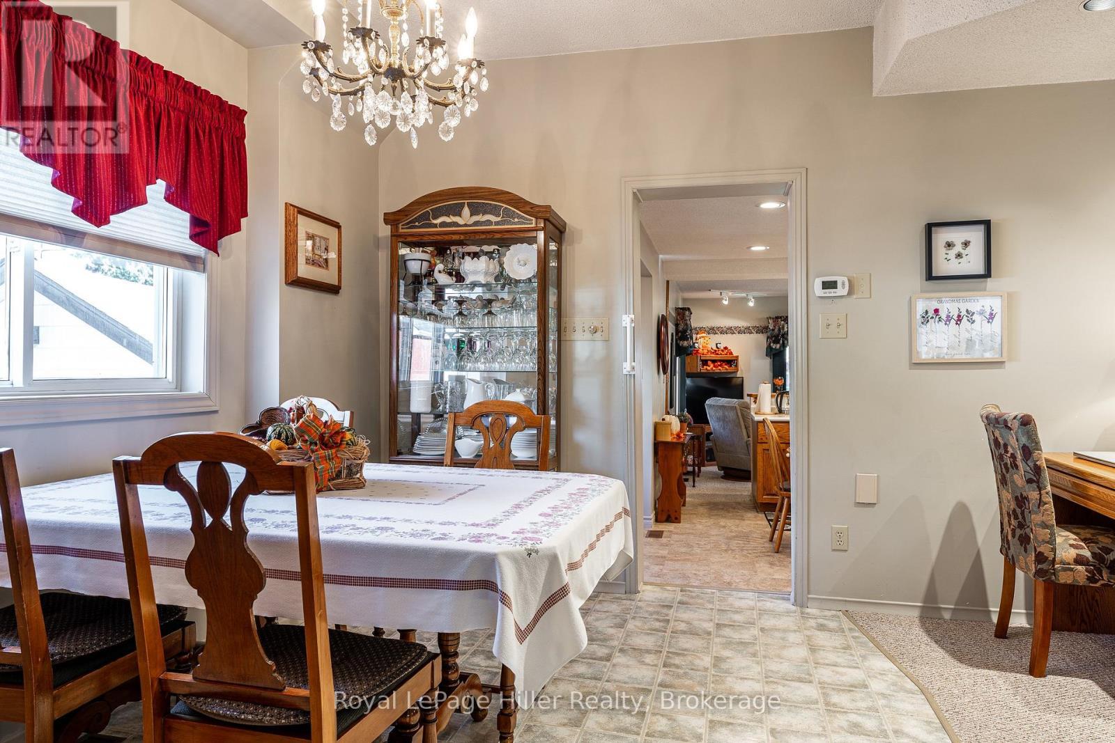 












91 STRACHAN STREET

,
Stratford,




Ontario
N5A2B2

